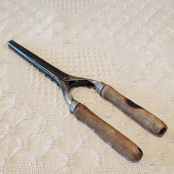 Antique Victorian Hair Mustache Curler Ringlet Curling Crimping Iron Wood Handle - Picture 4 of 13